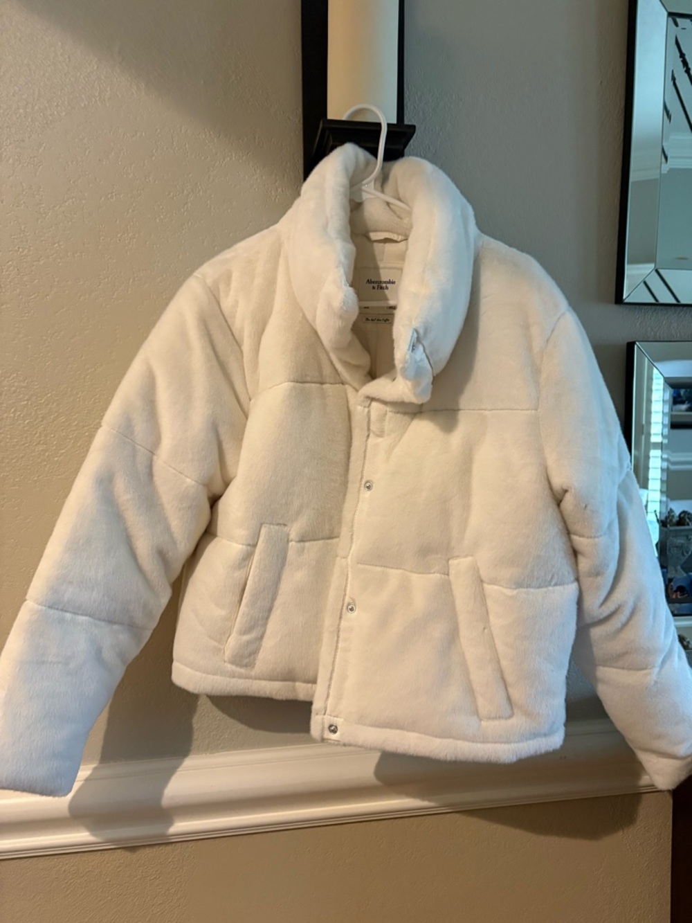Abercrombie & Fitch White Faux-Fur Puffer Jacket